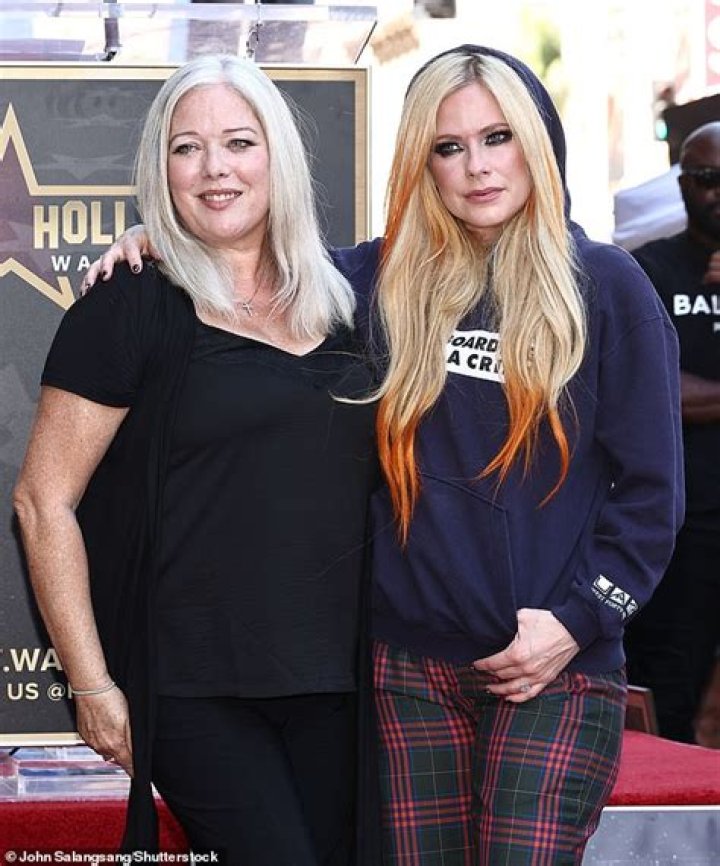 Discovering Avril Lavigne's Kids: A Glimpse Into The Life Of The Pop Punk Icon